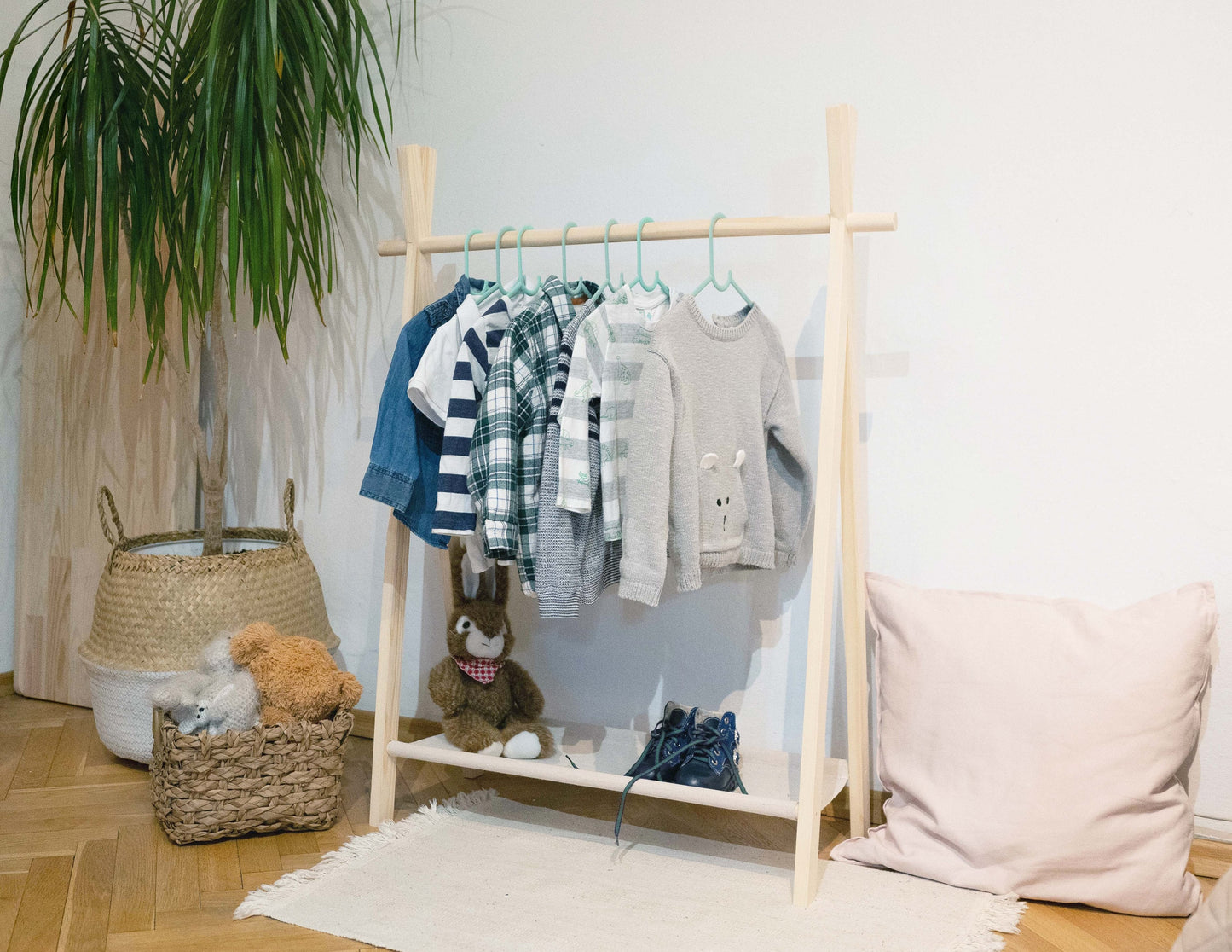 Holz-Kleiderständer für Kinder