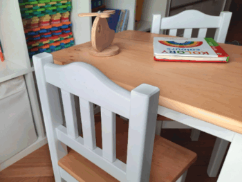 Table and chair set - Image 14